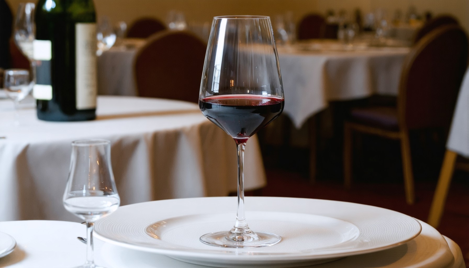 The Hidden Flaws in Wine Service That Are Leaving New York Diners Frustrated