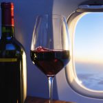 El Programa de Vinos de Alta Calidad de Delta: Los Secretos Detrás de Tu Trago a Bordo